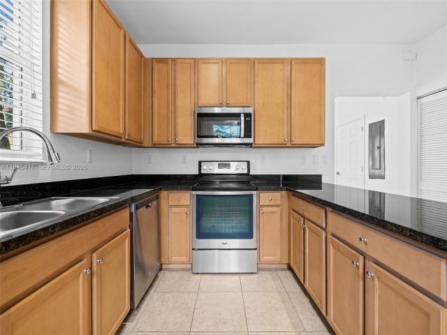 3-bedroom home for rent in Pembroke Pines - 14762 SW 12th St - MondialRealty