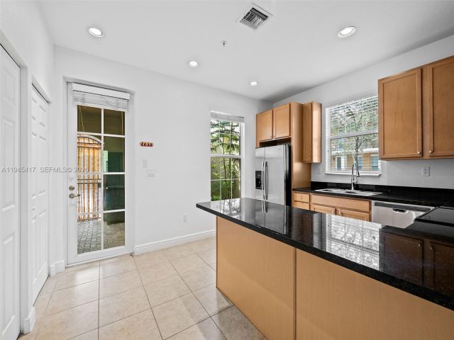 3-bedroom home for rent in Pembroke Pines - 14762 SW 12th St - MondialRealty