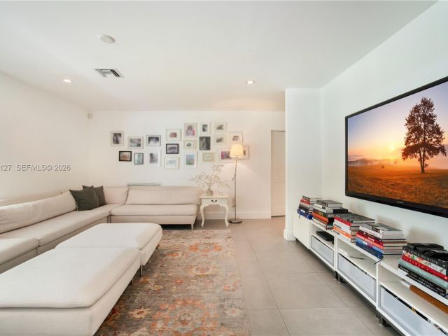 Home for rent at 861 Harbor Dr - photo 7128696