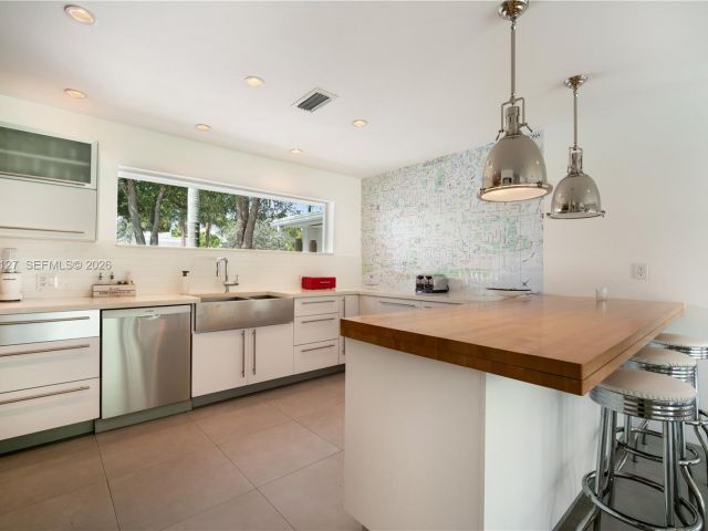 Home for rent at 861 Harbor Dr - photo 7128697