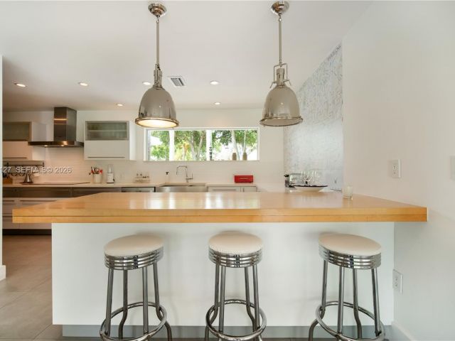 Home for rent at 861 Harbor Dr - photo 7128701