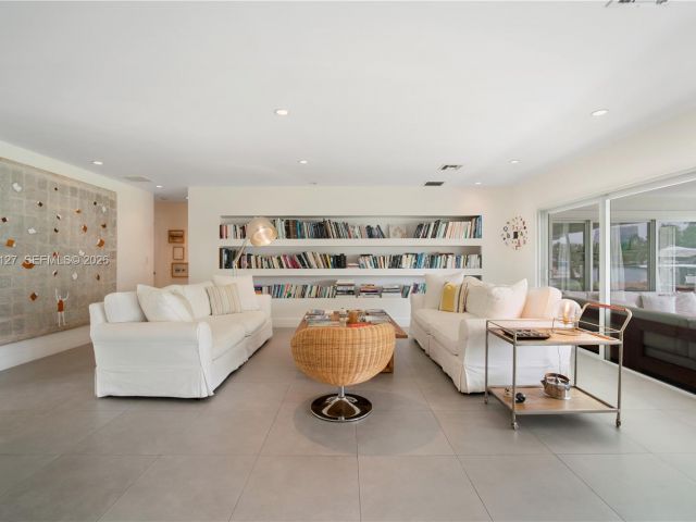 Home for rent at 861 Harbor Dr - photo 7128704