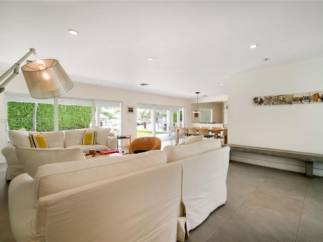 Home for rent at 861 Harbor Dr - photo 7128706