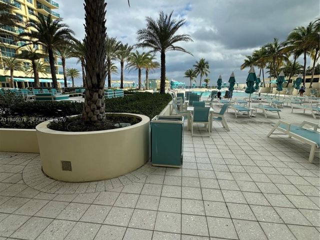 1-bedroom condo for rent in Hollywood - 2501 S Ocean Dr 507 - MondialRealty