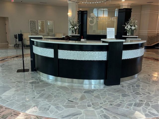 1-bedroom condo for rent in Hollywood - 2501 S Ocean Dr 507 - MondialRealty
