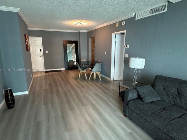 1-bedroom condo for rent in Hollywood - 2501 S Ocean Dr 507 - MondialRealty