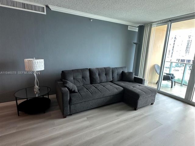 1-bedroom condo for rent in Hollywood - 2501 S Ocean Dr 507 - MondialRealty