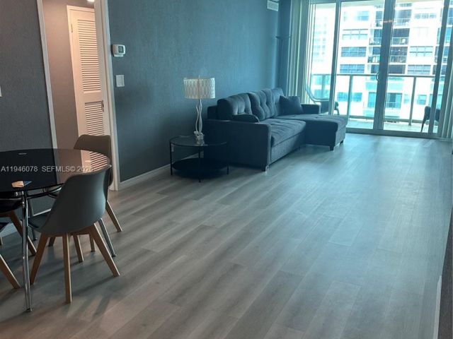 1-bedroom condo for rent in Hollywood - 2501 S Ocean Dr 507 - MondialRealty