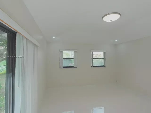 2-bedroom home for rent in Boca Raton - 518 NE 48th St 518 - MondialRealty