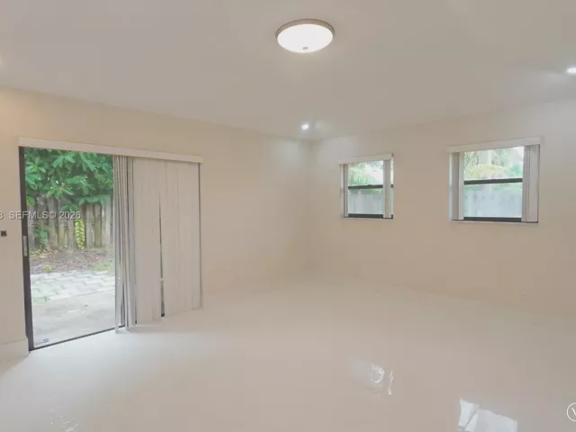 2-bedroom home for rent in Boca Raton - 518 NE 48th St 518 - MondialRealty