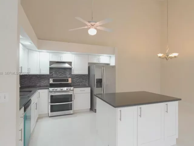 2-bedroom home for rent in Boca Raton - 518 NE 48th St 518 - MondialRealty