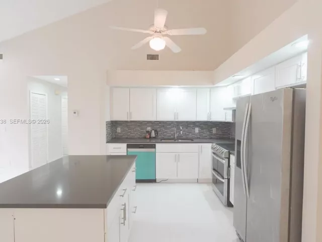 2-bedroom home for rent in Boca Raton - 518 NE 48th St 518 - MondialRealty