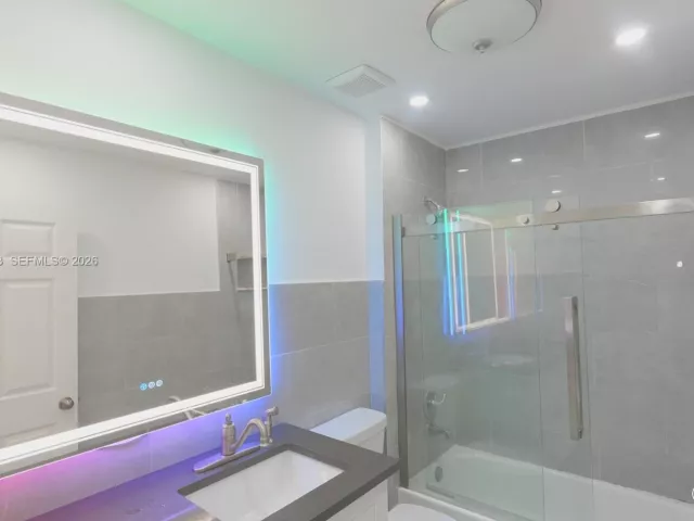 2-bedroom home for rent in Boca Raton - 518 NE 48th St 518 - MondialRealty