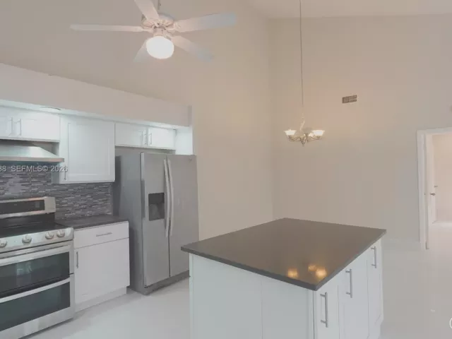 2-bedroom home for rent in Boca Raton - 518 NE 48th St 518 - MondialRealty
