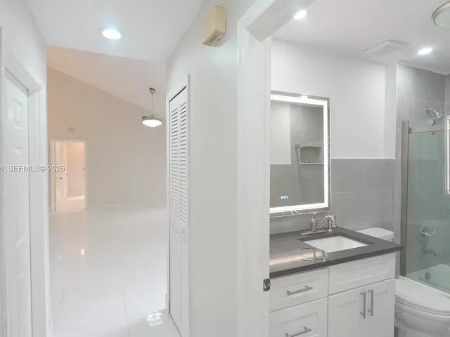 2-bedroom home for rent in Boca Raton - 518 NE 48th St 518 - MondialRealty