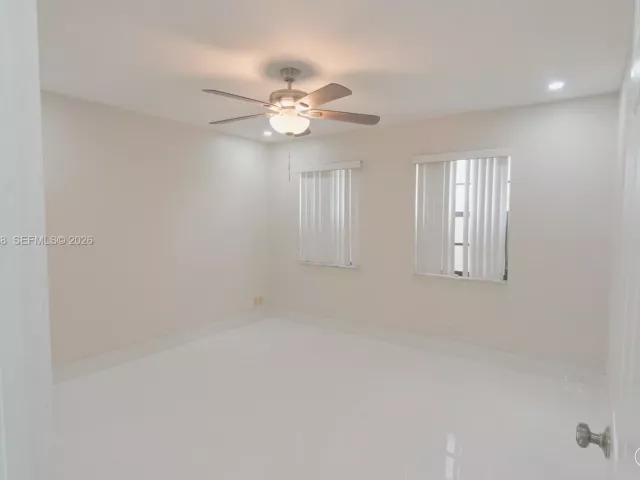 2-bedroom home for rent in Boca Raton - 518 NE 48th St 518 - MondialRealty