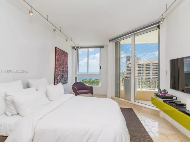 Apartment for rent  Unit #1005 - photo 7132240