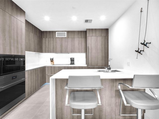 Apartment for rent  Unit #504 - photo 7131240