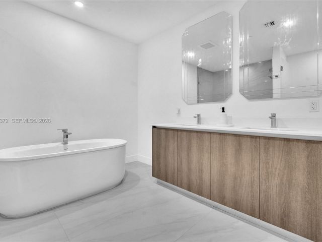 Apartment for rent  Unit #504 - photo 7131245