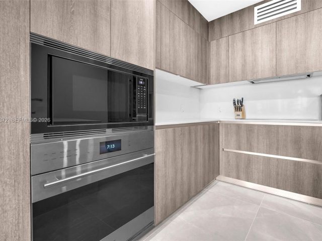 Apartment for rent  Unit #504 - photo 7131246