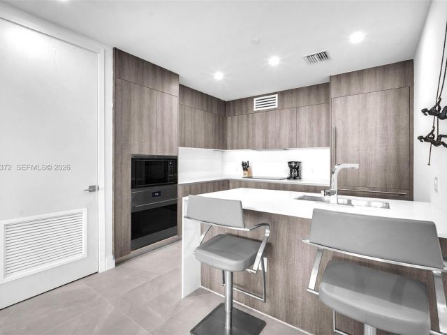 Apartment for rent  Unit #504 - photo 7131253