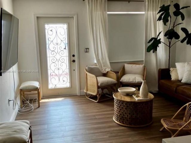 Home for rent at 8221 NW South River Dr 1 - photo 7443075