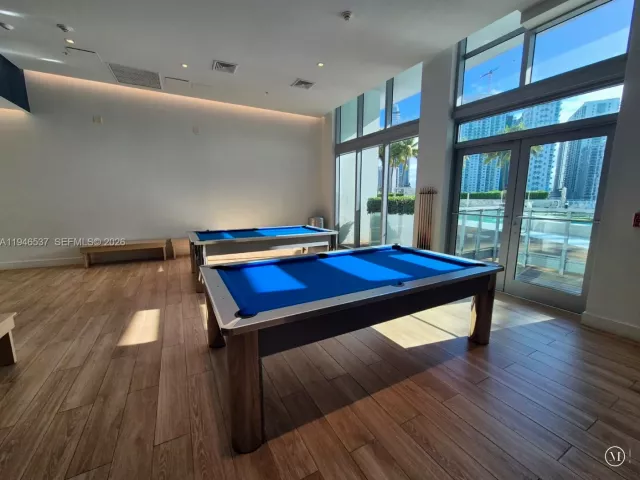 2-bedroom condo for sale in Miami - 90 SW 3rd St 3706 - MondialRealty