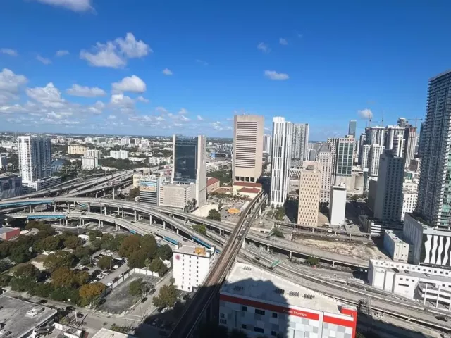 2-bedroom condo for sale in Miami - 90 SW 3rd St 3706 - MondialRealty