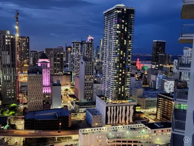 2-bedroom condo for sale in Miami - 90 SW 3rd St 3706 - MondialRealty