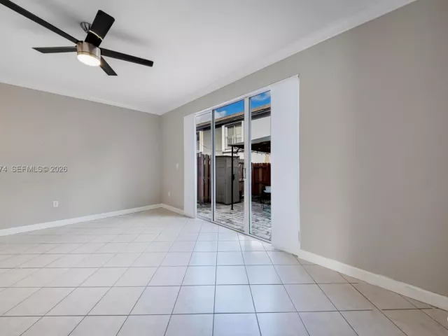 3-bedroom home for rent in Doral - 5560 NW 107th Ave 1012 - MondialRealty