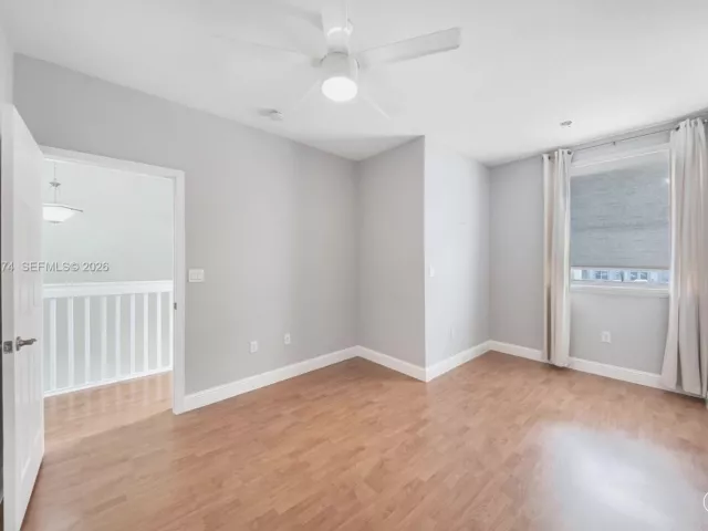 3-bedroom home for rent in Doral - 5560 NW 107th Ave 1012 - MondialRealty