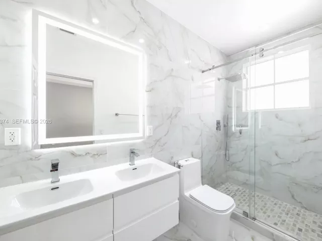 3-bedroom home for rent in Doral - 5560 NW 107th Ave 1012 - MondialRealty