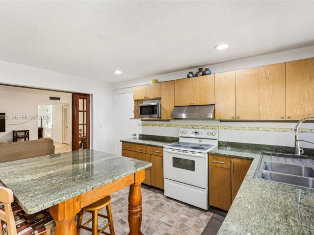 Home for sale at 13503 NE 23rd Pl - photo 7200513