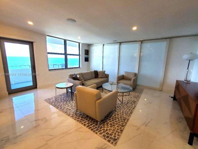 Apartment for rent  Unit #1102 - photo 7131178