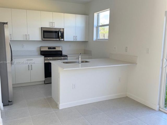 3-bedroom home for rent in Miami - 17953 SW 359 17953 - MondialRealty