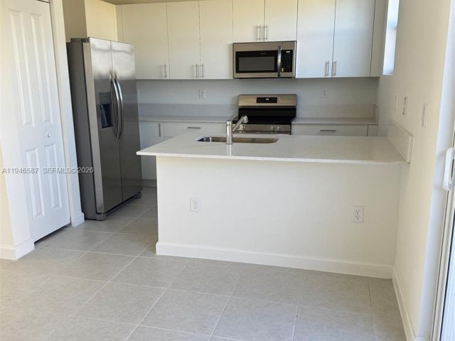 3-bedroom home for rent in Miami - 17953 SW 359 17953 - MondialRealty