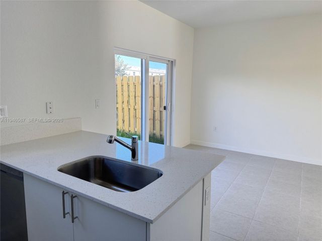 3-bedroom home for rent in Miami - 17953 SW 359 17953 - MondialRealty