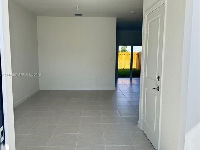 3-bedroom home for rent in Miami - 17953 SW 359 17953 - MondialRealty