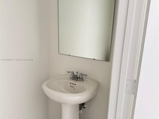 3-bedroom home for rent in Miami - 17953 SW 359 17953 - MondialRealty