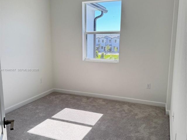 3-bedroom home for rent in Miami - 17953 SW 359 17953 - MondialRealty