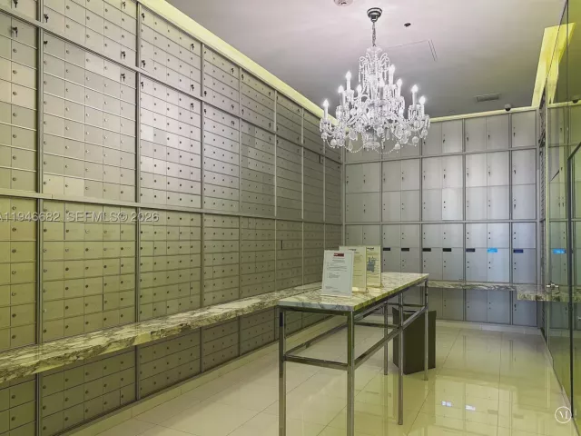 2-bedroom condo for sale in Miami - 465 Brickell Ave 5505 - MondialRealty