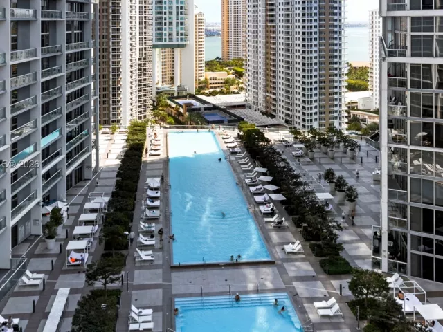 2-bedroom condo for sale in Miami - 465 Brickell Ave 5505 - MondialRealty