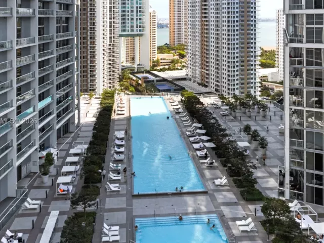 2-bedroom condo for sale in Miami - 465 Brickell Ave 5505 - MondialRealty