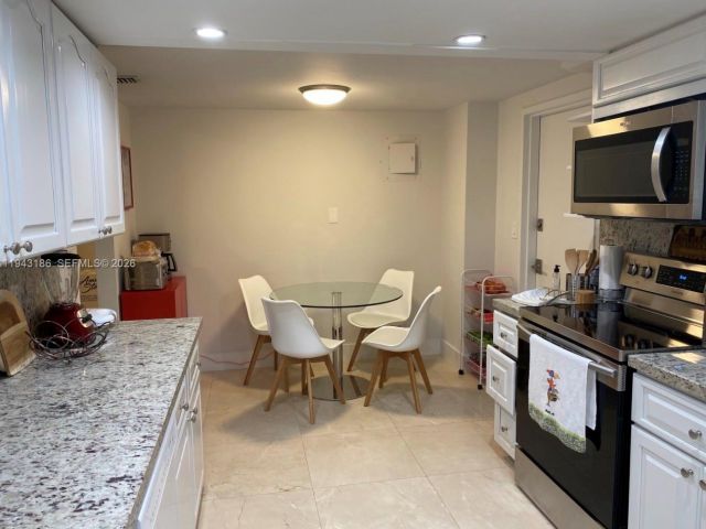 Apartment for sale  Unit #611 - photo 7132165