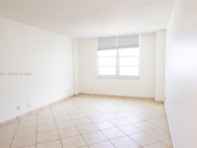 Apartment for rent  Unit #1116 - photo 7131731