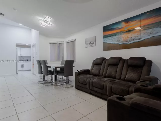 2-bedroom home for sale in Doral - 11600 NW 50th Ter - MondialRealty