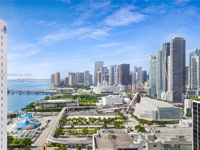 1-bedroom condo for sale in Miami - 1750 N Bayshore Dr 3210 - MondialRealty