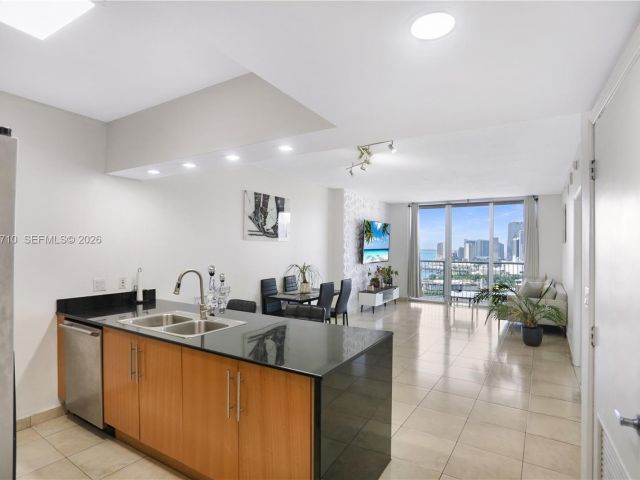 1-bedroom condo for sale in Miami - 1750 N Bayshore Dr 3210 - MondialRealty