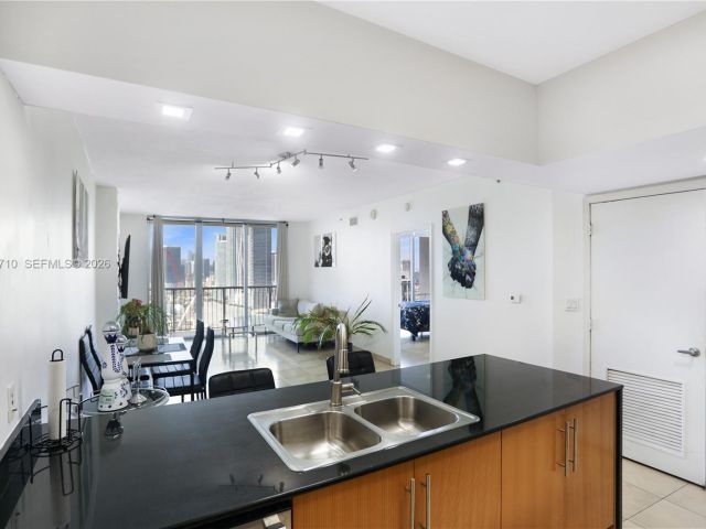 1-bedroom condo for sale in Miami - 1750 N Bayshore Dr 3210 - MondialRealty