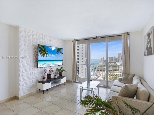 1-bedroom condo for sale in Miami - 1750 N Bayshore Dr 3210 - MondialRealty